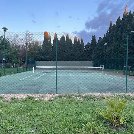 Apartman With Pool And Tennis