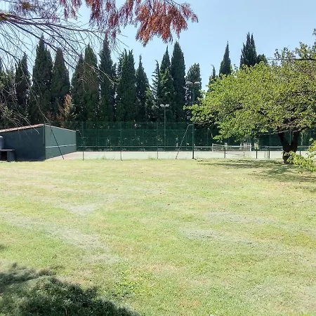 아파트 With Pool And Tennis Vallabrègues